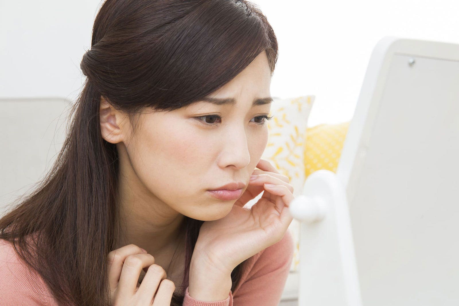 顔の毛穴は無くせる?毛穴をすっきりさせて目立たなくさせる方法