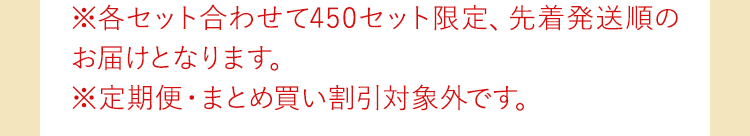 03 ＼2026年春限定／ フローラルポーチ（1個） お出かけ気分を盛り上げる、華やかなフローラルパターンのポーチ。横長のフォルムで、バッグの中でもかさばりません。どちらの色が届くかはお楽しみに！※ポーチは2色のうち、どちらか1個をお届けします。色はお選びいただけません。